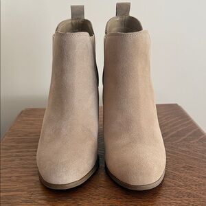 Michael Kors Women's Tan Suede Ankle Boots